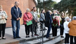 Powiększ obraz:Pamięci ofiar zbrodni katyńskiej - Zdjęcie nr6
