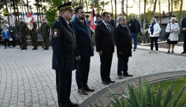 Powiększ obraz:Pamięci ofiar zbrodni katyńskiej - Zdjęcie nr21