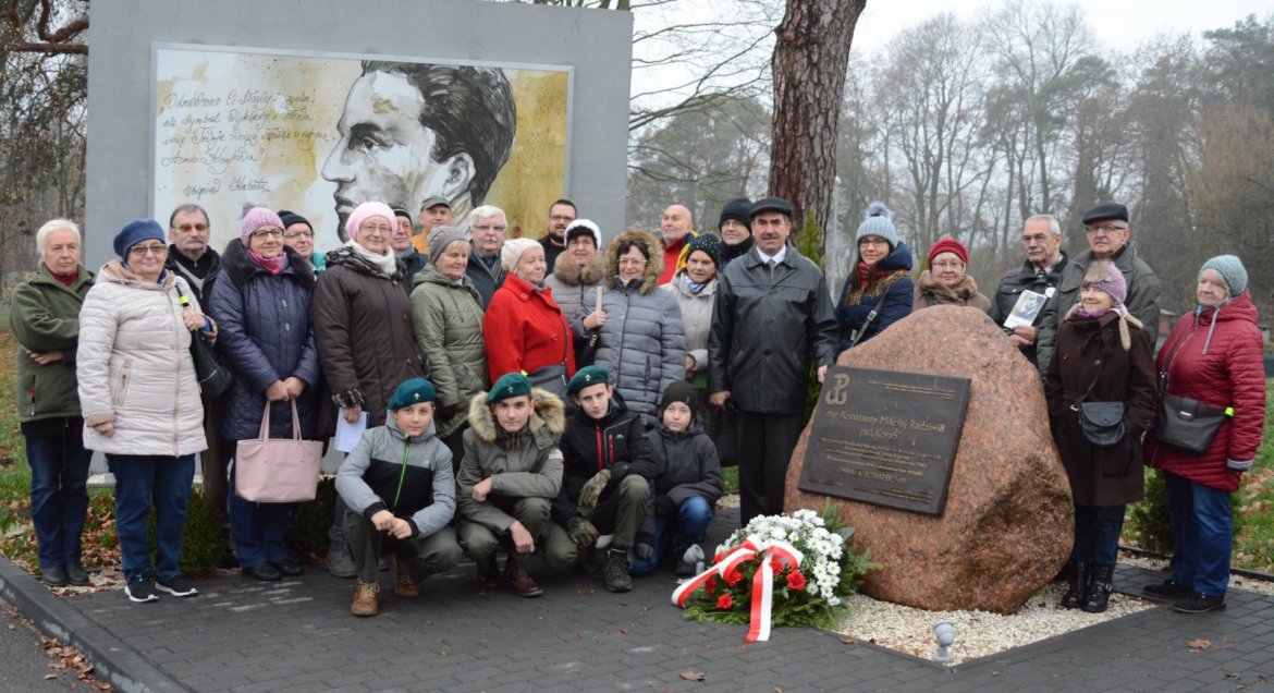 Z przewodnikiem po turystycznym szlaku „Polski Walczącej”