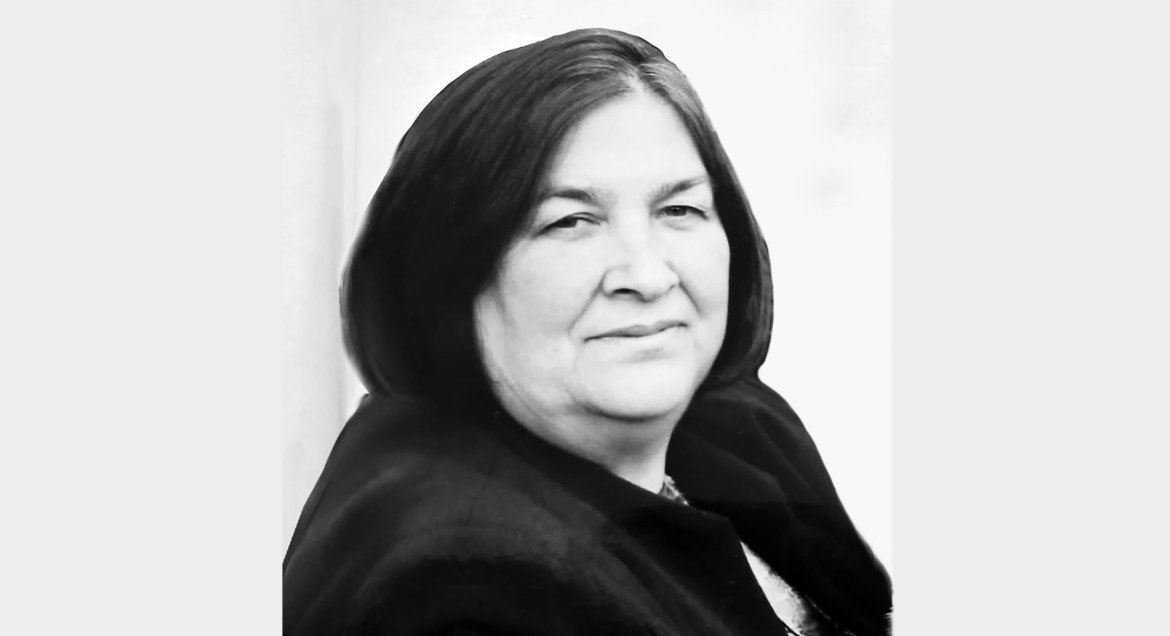 Czarno-białe zdjęcie portretowe Elżbiety Pazio