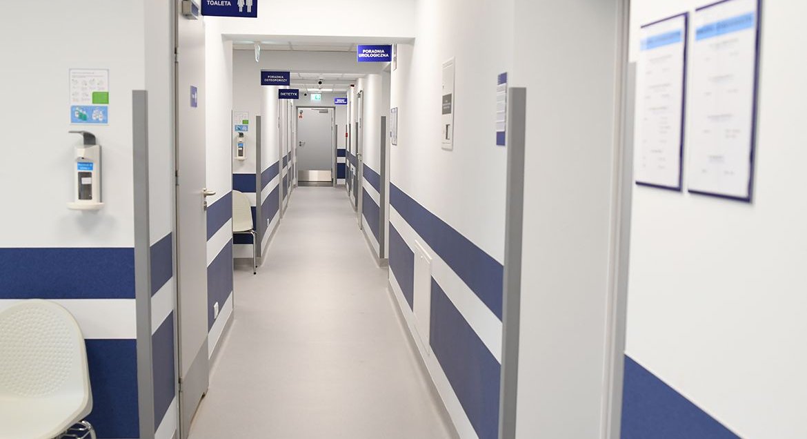 Widok na korytarz nowej przychodni
