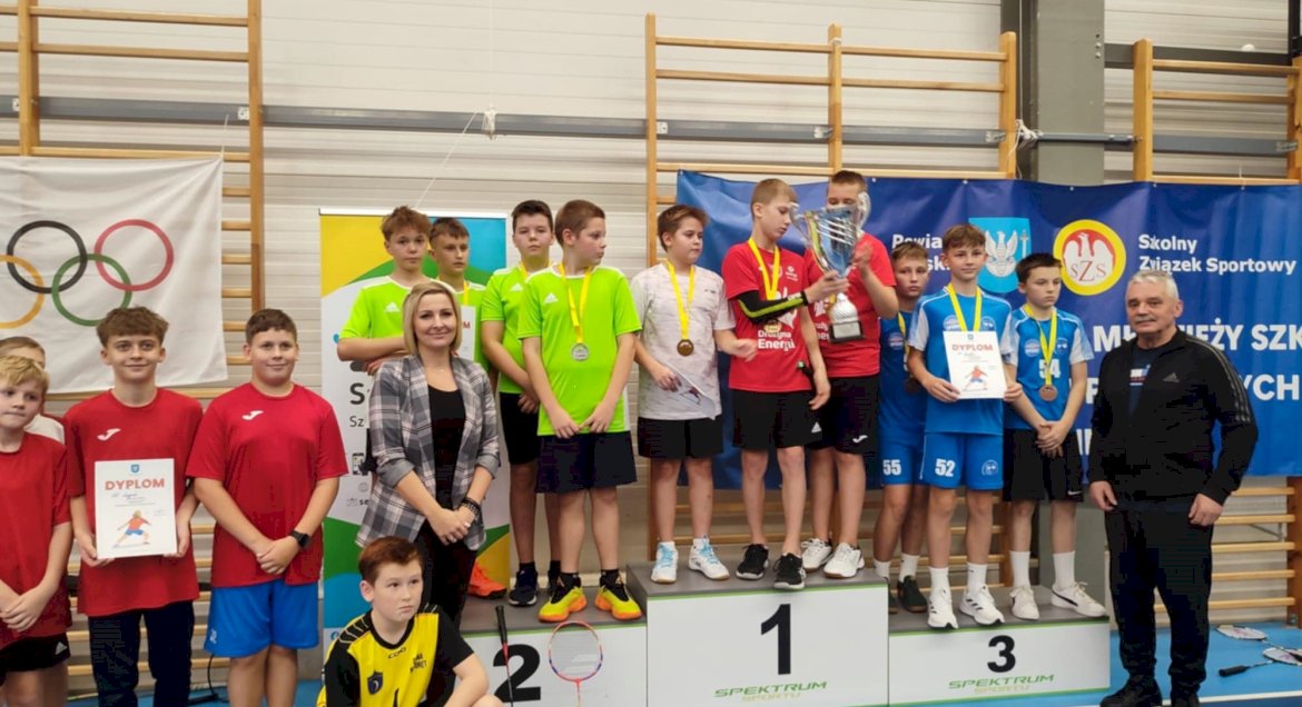 Zawodnicy w w badmintonie