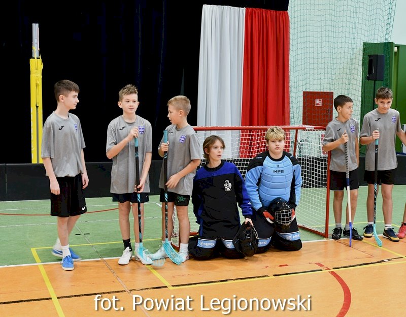 Na zdjęciu laureaci unihokeja w MIMS