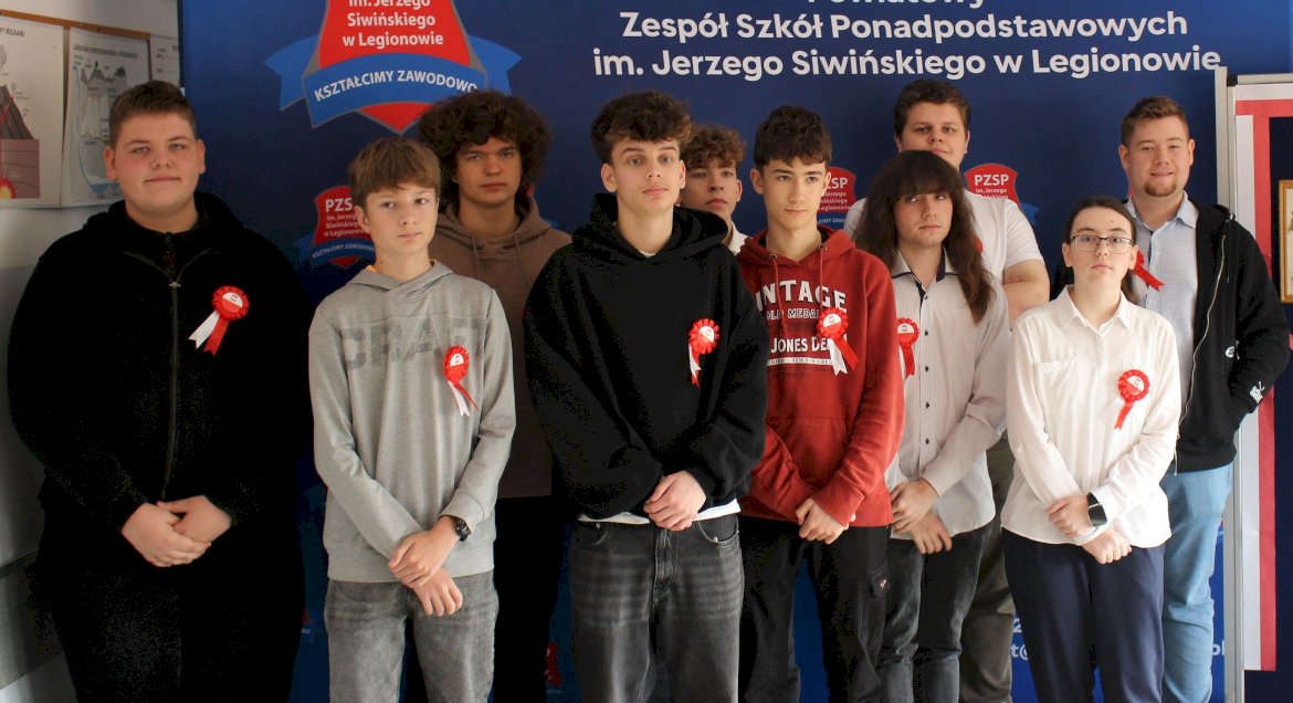 Na zdjęciu uczestnicy konkursu