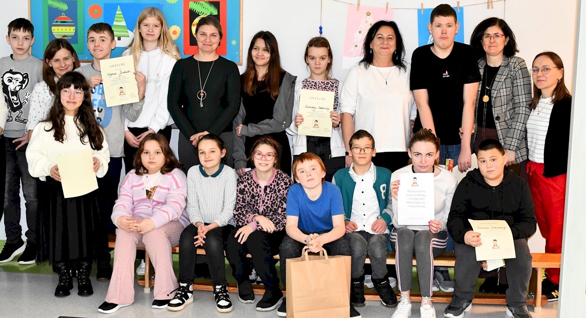 Zdjęcie grupowe uczestników konkursu