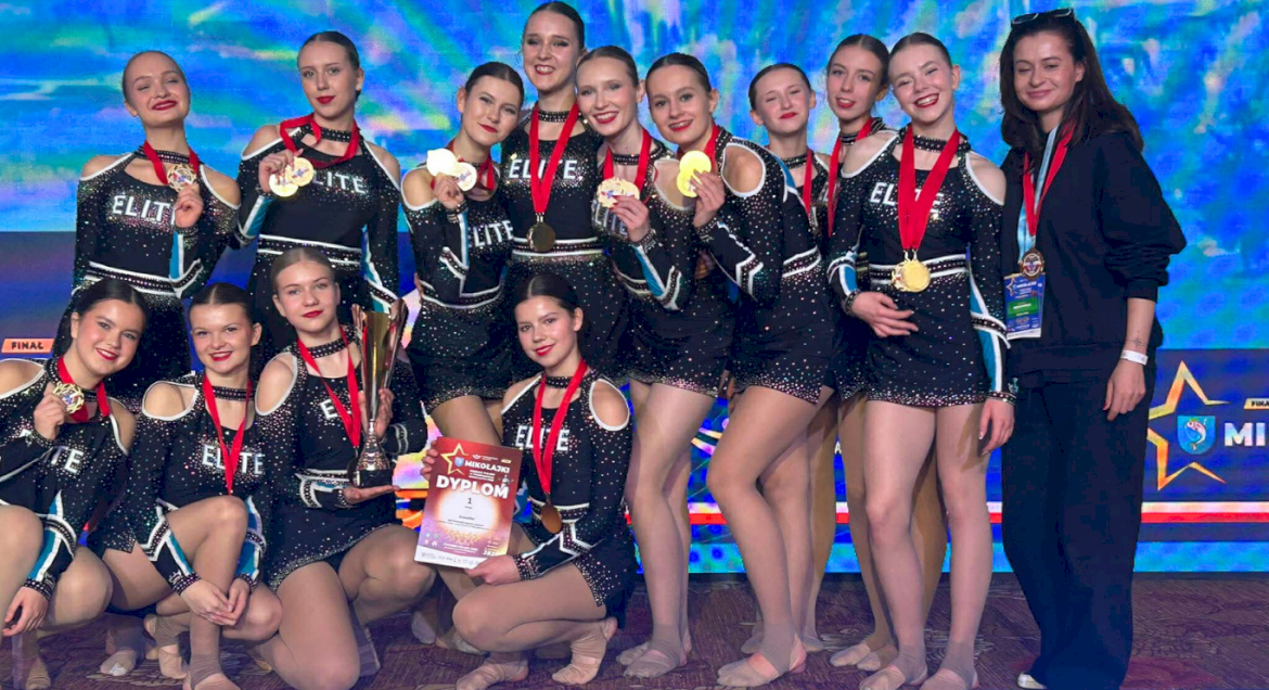 Elite Cheerleaders Academy z medalami