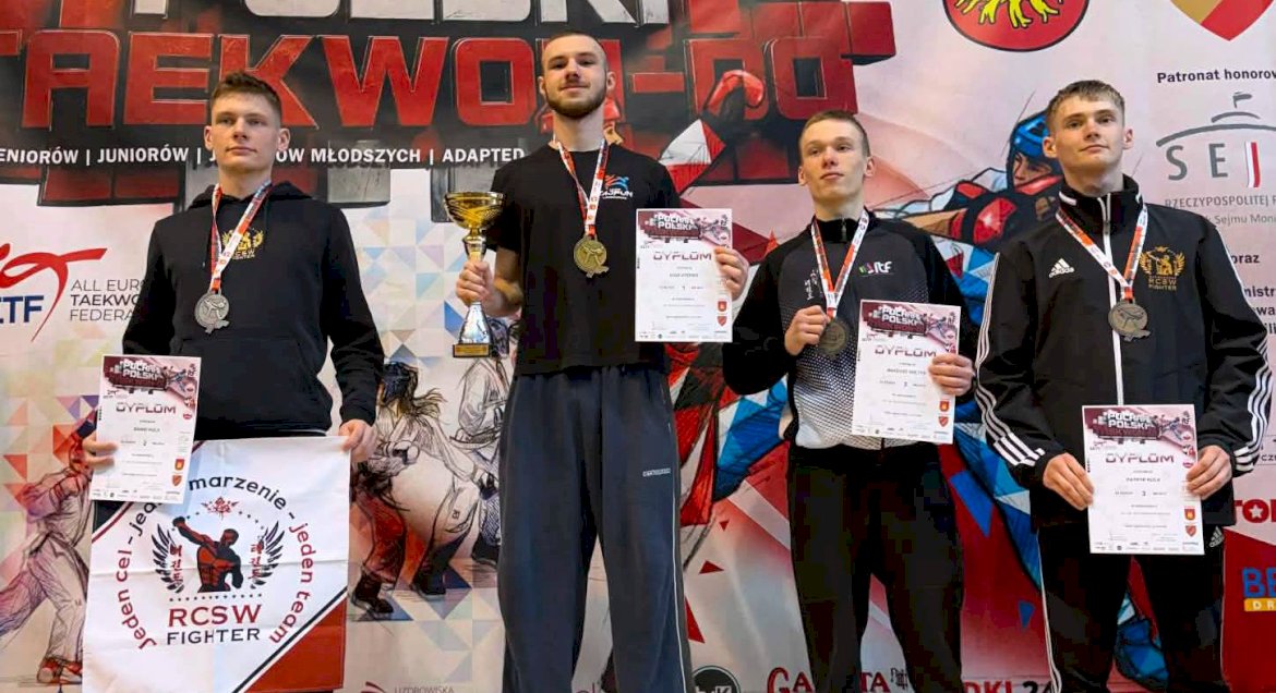 Igor Stępień z pozostałymi zawodnikami z podium