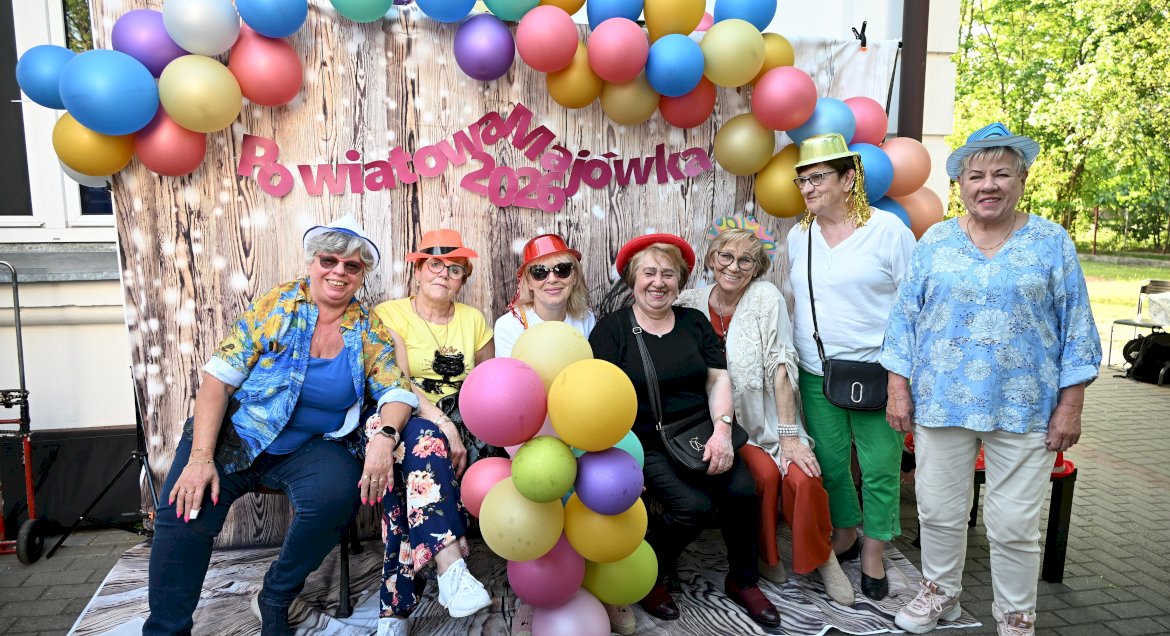 Seniorzy na imprezie majówkowej