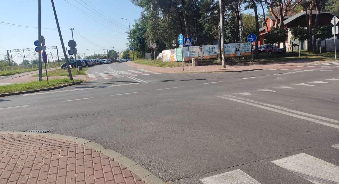 skrzyżowanie ul. Mireckiego z Aleją Legionów i ul. Kolejową w Legionowie.