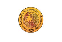 grafika: żółty okrąg z napisem Laur Marszałka Województwa Mazowieckiego