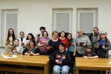 Zdjęcie grupowe uczestników oraz prowadzących warsztaty.