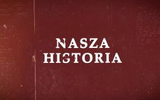 Bordorwe tło z białym napisem Nasza Historia