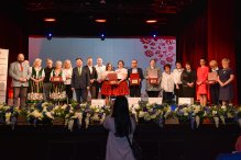 na scenie laureaci Konkursu o Laur Marszałka