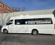 Na zdjęciu bus bezpłatnej komunikacji Powiatu Legionowskiego