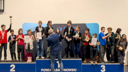 Na zdjęciu laureaci XXVIII MIMS - Mistrzostwa Województwa w Szachach Drużynowych