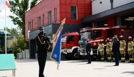 Powiększ obraz:Strażacy ze sztandarem - Zdjęcie nr10