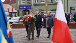 Powiększ obraz:Obchody Dnia Pamięci Ofiar Zbrodni Katyńskiej w Serocku - Zdjęcie nr3