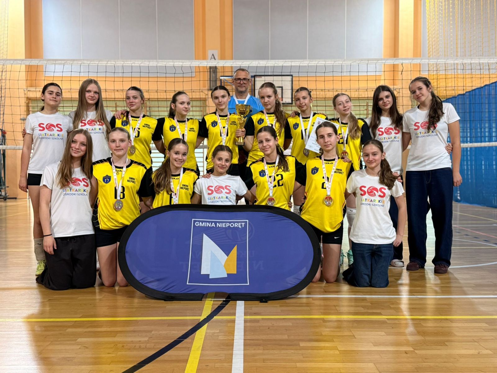Siatkarki z SP w Stanisławowie Pierwszym