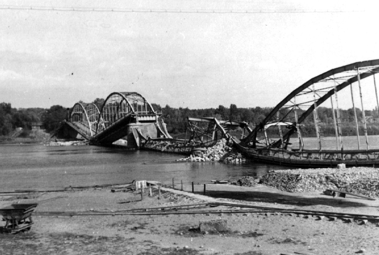 Most w Zegrzu wysadzony 6 września 1939 r.